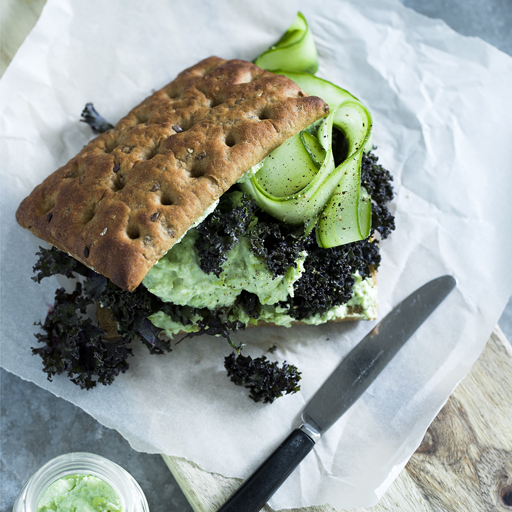 Javisst med Edamamehummus og sprød kål