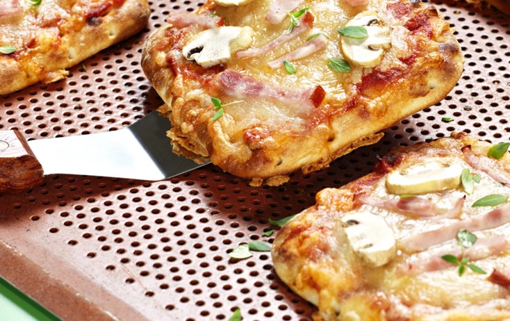 Minipizza med skinke og champignon
