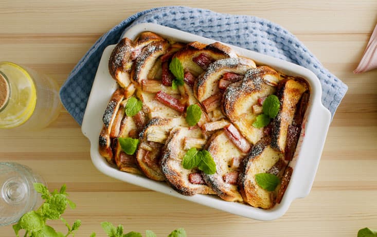 Bread and Butter pudding med rabarber - Recept | Pågen