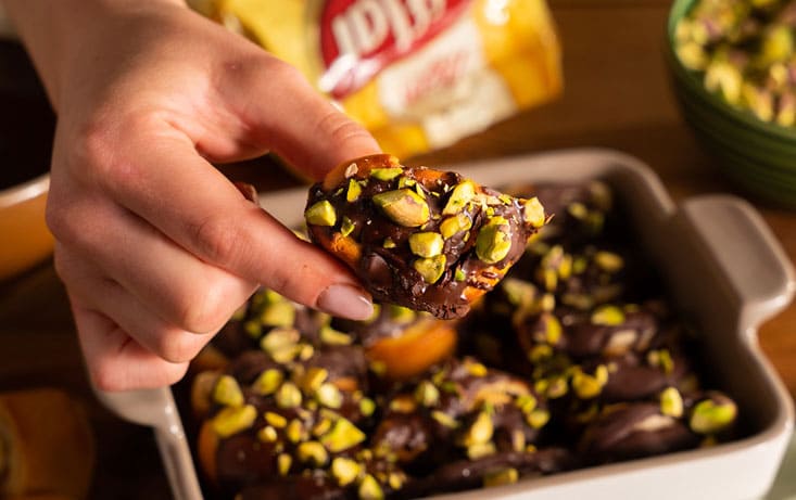 Lyxiga Gifflar Vanilj med mörk choklad och pistage - Recept | Pågen