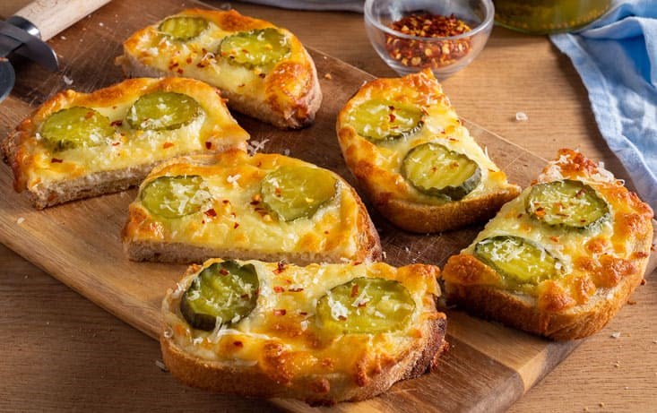 Ostig pickles toast på Levain - Recept | Pågen