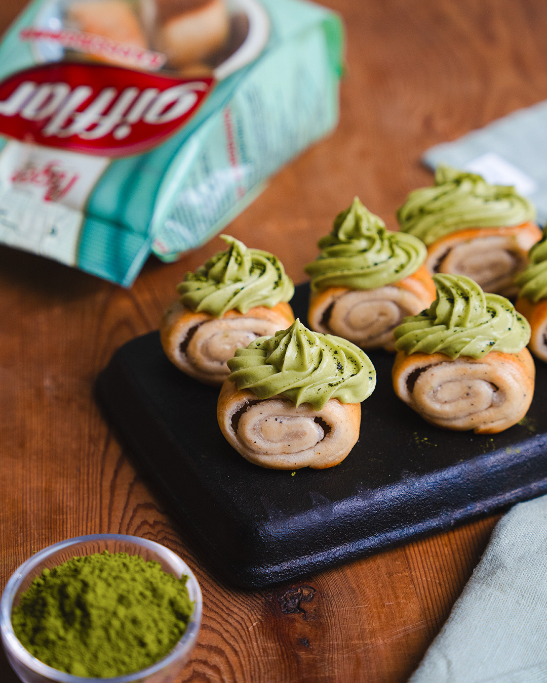 Gifflar Kardemumma med Matcha frosting